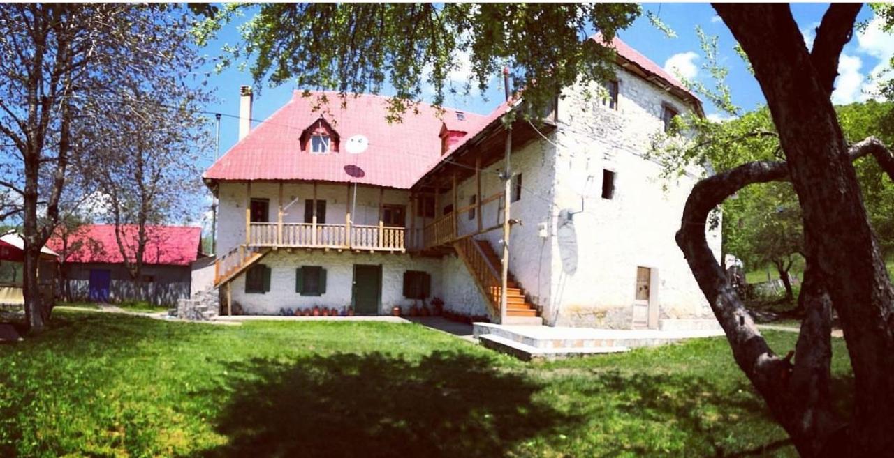 Bujtina Tradicionale Hotel Lepushe Exterior photo